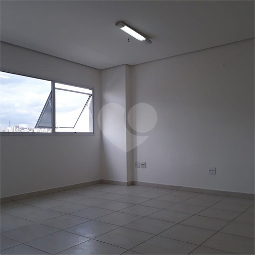 Imagem 15 de 21 de Venda Ou Aluga Sala Comercial 30 M³ Com Ponto Para Ar-condicionado E 1 Vaga De Garagem - Barra Funda - Reo369460