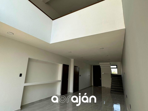 Se Vende Casa Con Alberca Privada En Veracruz, En Residencial Lomas Del Sol De La Riviera Veracruzana