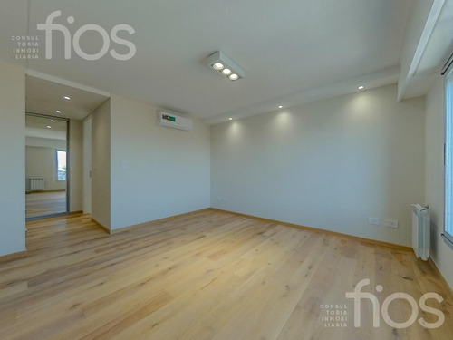 Venta Departamento De 3 Dormitorios Con Balcón A Metros Del Rio Calidad Premium