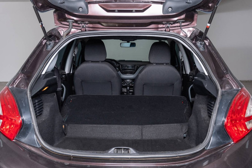 Imagen 10 de 15 de Peugeot 2014 208 1.5 5p Allure