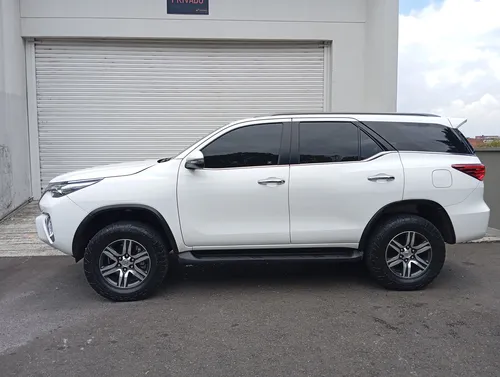 Toyota Fortuner Srv 2.7 Aut 7p