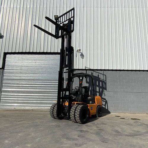 Autoelevador 3500kg 3.5 Toneladas Triple Torre 4.5m Duales