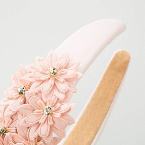 (w) Diadema Con Flores De Múltiples Capas Soft And Com