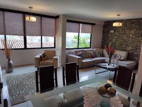 Imagen 5 de 15 de Townhouse En Lomas Del Este, Valencia. Residencia Lomas Alto
