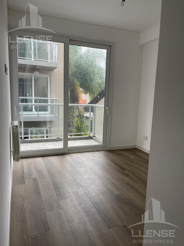 Departamento 4 Ambientes Con Cochera A Estrena En Venta - Bernal Centro