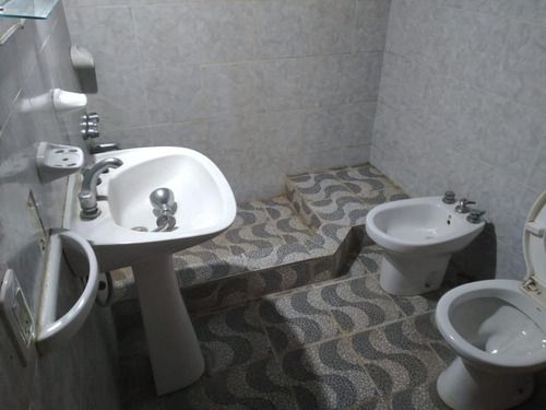 Casa En Venta En G. Catán.