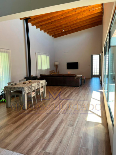 Oportunidad ! Hermosa Y Cómoda Casa Quinta En Mercedes (1 Año De Antigüedad)
