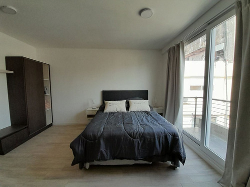 Alquiler Monoamb C/balcon A 50m Hospital Italiano