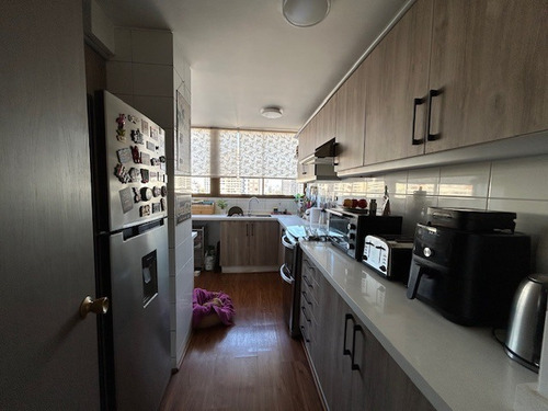 Departamento Ubicado En Av. Cristóbal Colon