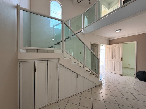 Casa En Venta En Boca Del Río, Veracruz Col. Graciano Sánchez Romo, De 4 Recamaras Y 4 Baños. A 5min Del Centro De Boca Del Rio, Plaza El Dorado Y Playas De Boca Del Rio.
