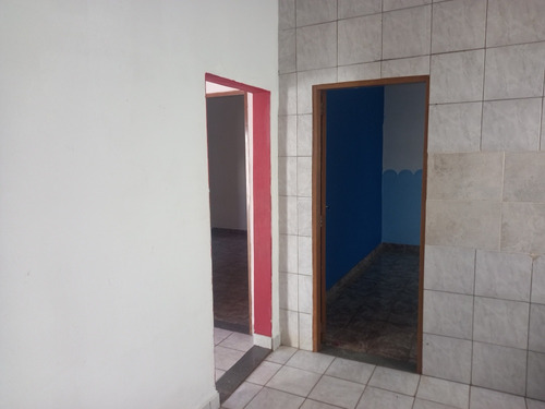 Casa 2 Dormitórios Sendo 01 Suíte, Sala, Copa,cozinha
