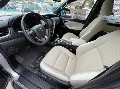 Toyota Hilux SW4 2.8 D-4D TURBO DIAMOND 7L 4X4