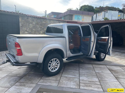Imagen 3 de 13 de Toyota Hilux Blindada