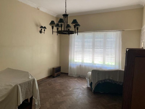 Imagen 3 de 17 de Casa En Venta En Castelar