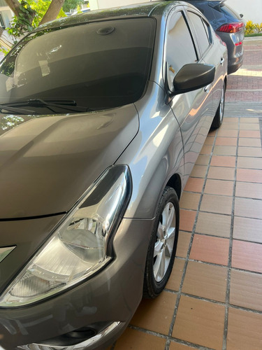 Nissan Versa 1.6 Advance