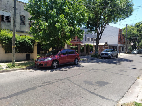 Imagen 7 de 17 de Casa / Lote Para Actualizar - Excelente Ubicacion.