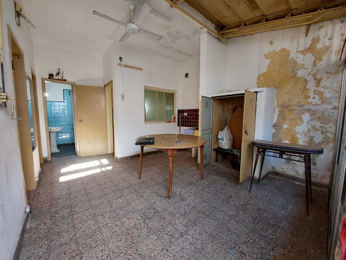 Ph En Venta De 3 Ambientes A Refaccionar Con Terraza