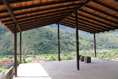 Se Vende Casa 169,46 M² En Tabay, Mérida.