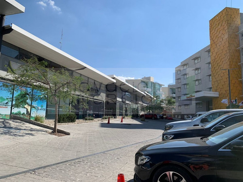 Imagen 19 de 20 de Local Comercial Para Servicios Junto A Mercedes Benz De Bern