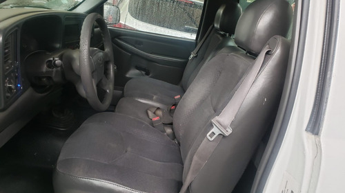 Imagen 12 de 15 de Chevrolet Silverado 4.8 D Pickup Silverado 2500 5vel Mt 2006