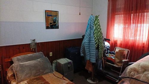 Rias Altas, Sobre Avenida Garzón, Ideal Inversor O 2 Familias, 2 Casas Y 2 Locales Alquilados!