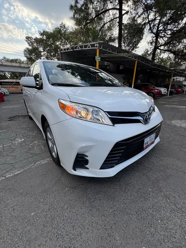 Toyota Sienna 3.5 Le At