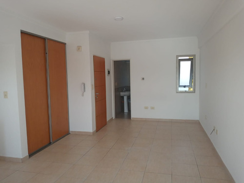 Hermoso Monoambiente A La Venta En Excelente Ubicacion En Adrogue