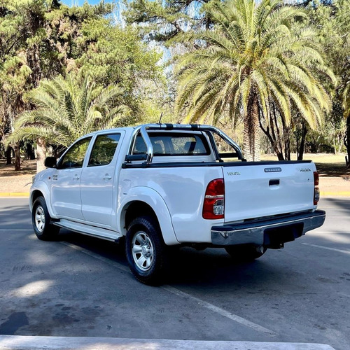 Imagen 3 de 10 de Toyota Hilux (l12) 3.0 C/d 4x2 Tdi Sr 171cv