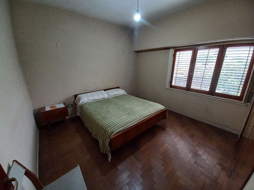 Casa + 2 Locales En Inmaculado Estado De Conservación!