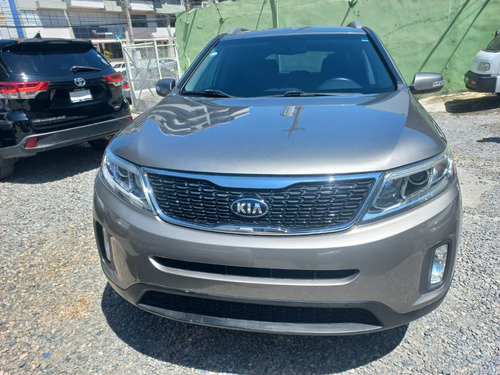 Kia Sorento  2016 Americana Gris Plata 6 Cils. Gomas Nuevas.