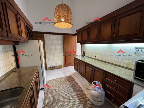 Imagen 4 de 29 de Muy Lindo Chalet Tradicional En Zona Lugano