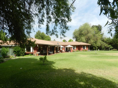 Imagen 1 de 25 de Casa En Venta De 4 Dormitorios En Colina