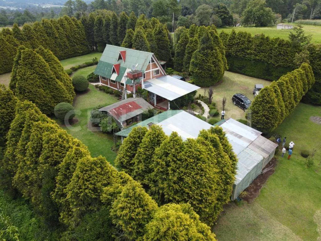 Huauchinango / Puebla: Finca En Terreno Regular Cercado Con Bosque Y Río Propio