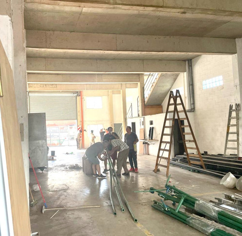 Venta Galpón 400m2 En Villa Martelli