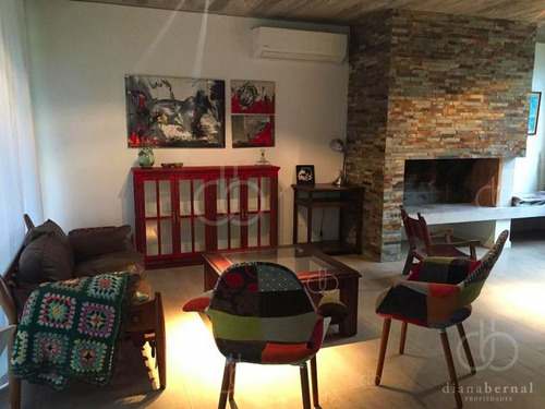 Imagen 6 de 16 de Casa De Dormitorios Y Piscina En Pinares, Punta Del Este- Ref: 54653