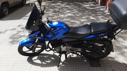 Bajaj Rouser