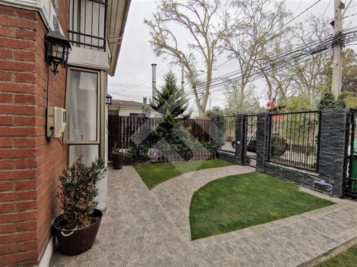 Imagen 2 de 22 de Casa En Venta De 4 Dorm 4 Baños En Sector Residenc. En Maipú