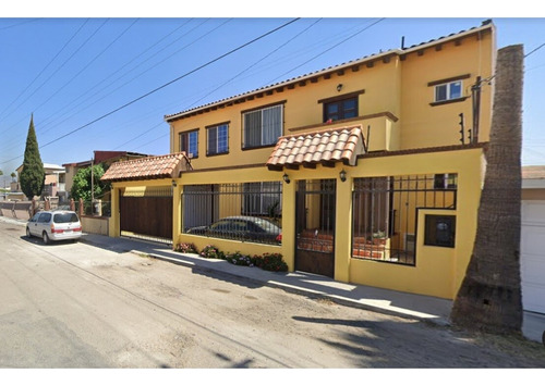 Casa En Remate En Otay Constituyentes, Tijuana F-1039