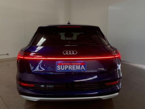 Imagem 4 de 15 de Audi E-tron Performace