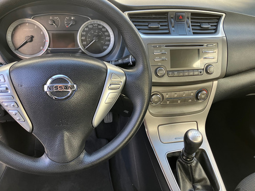 Nissan Sentra 1.8 Advance Mt