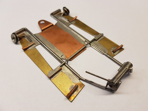 Chasis Slot Scalextric Retro En Cuerda Y Bronce Esc. 1/24