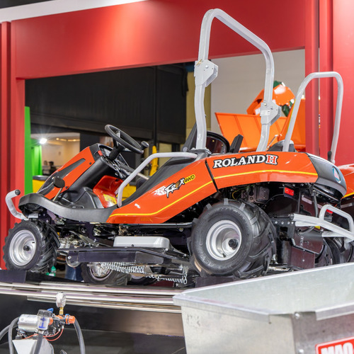 Mini Tractor Corta Malezas Y Césped Roland H T-rex 2wd 23hp