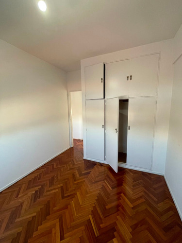 Imagen 5 de 8 de Hermoso Departamento De 4 Amb , Al Ctra Frente, Cochera Fija