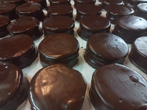 Imagen 8 de 10 de Alfajores Keto. Nuez Almendra Stevia Cacao 90% ,choco Blanco