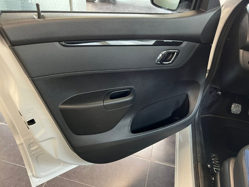 Imagen 16 de 17 de Renault Kwid Ph2 Intens + Bono De Matricula