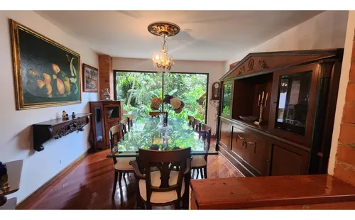 Venta Casa De 3 Niveles Poblado Sector Los Balsos