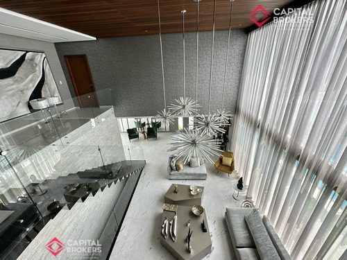 Casa En Venta De Lujo En Villa Verona Con Alberca