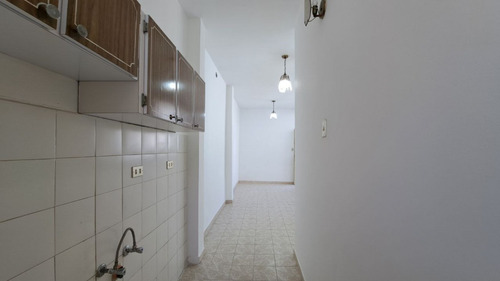 Alquiler Oficina Comercial (anexo) De 25 M2 En La California