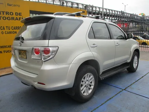 Toyota Fortuner Sr5 4x2 2700cc At Aa