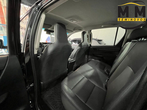 Toyota Hilux 2.8 D-4D TURBO DIESEL CD POWER PACK 4X4 MANUAL